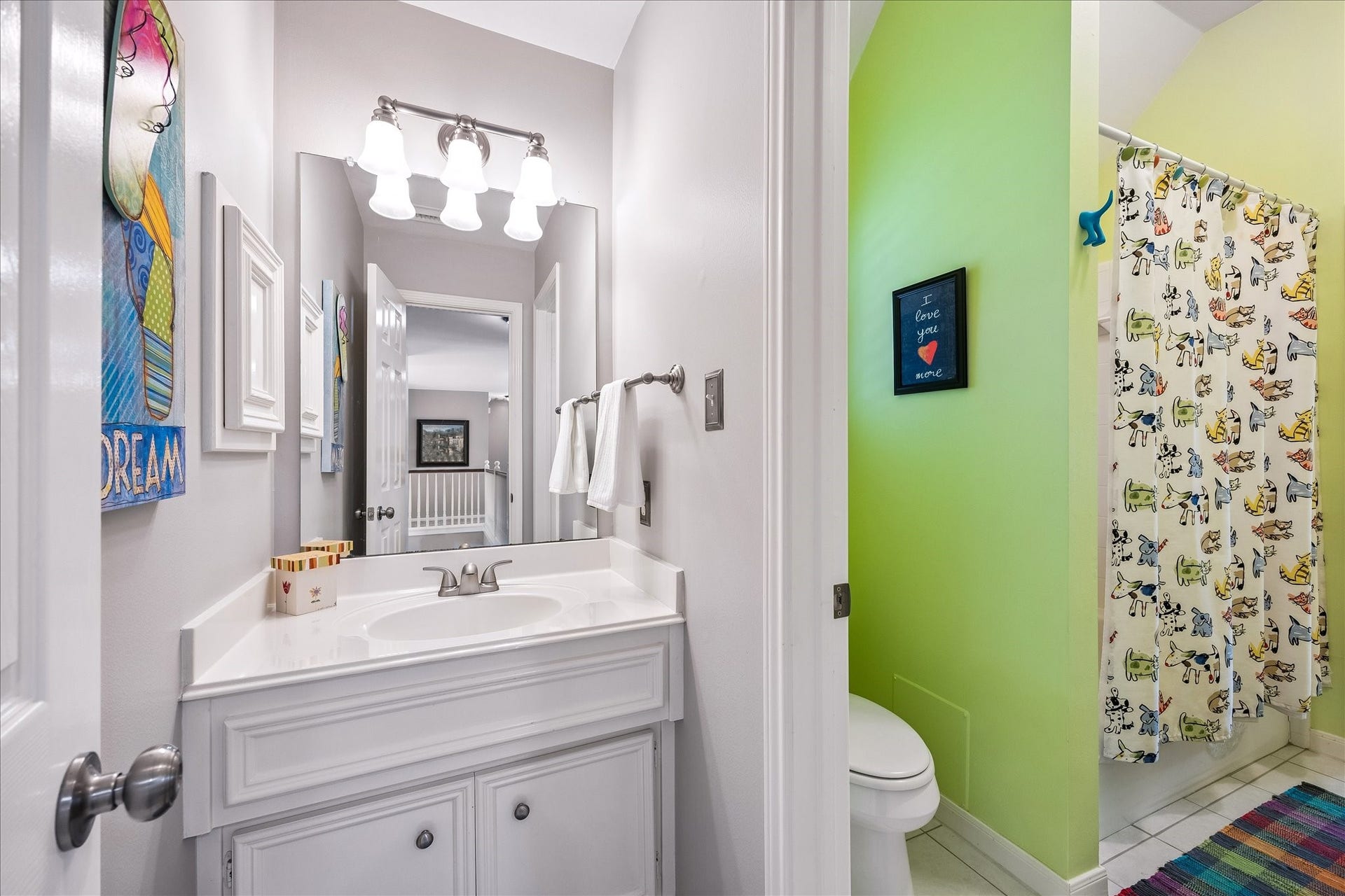 9618 Randon Lane, Missouri City, TX 77459 One side of the Hollywood Bathroom.