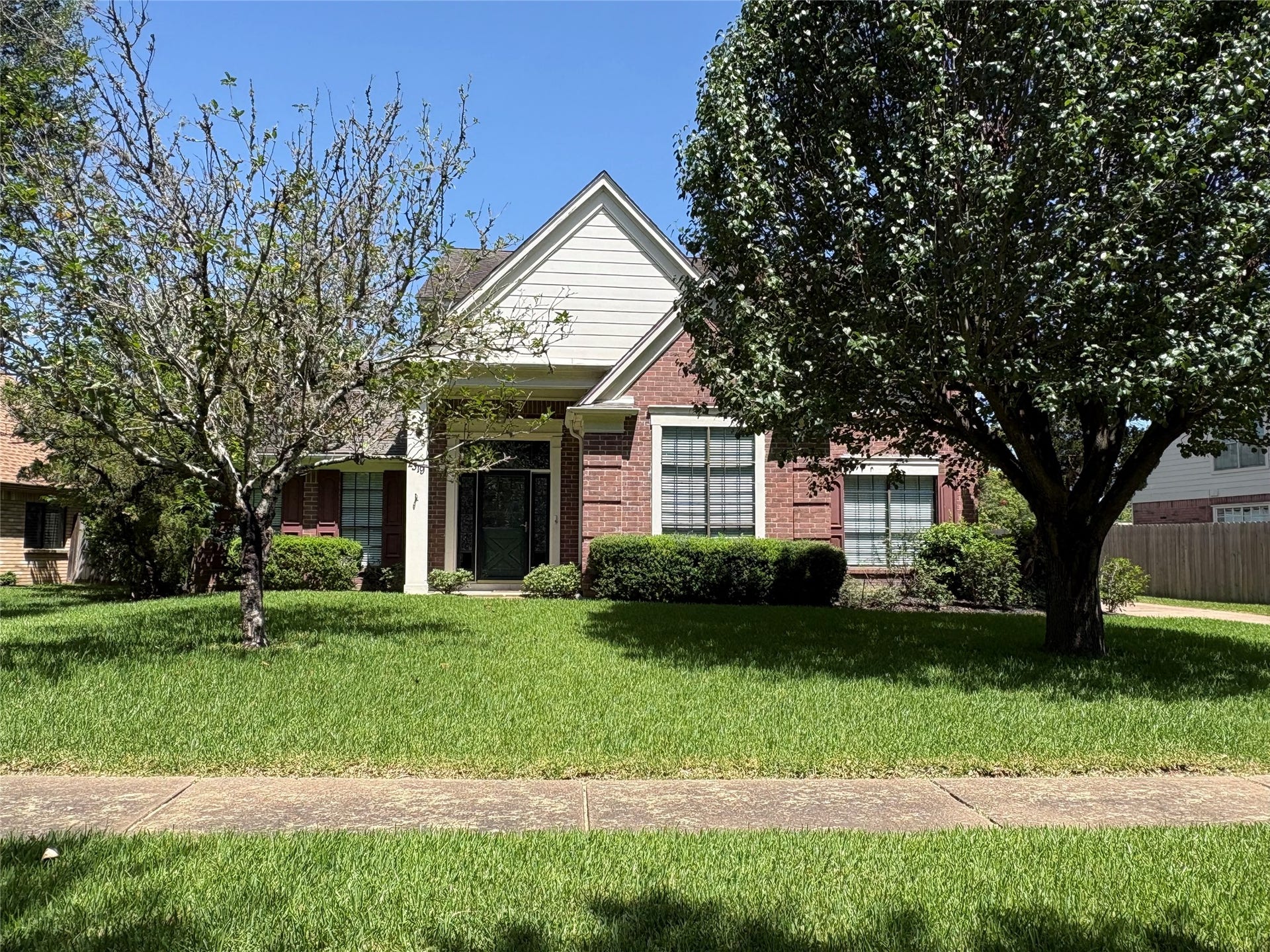 2319 Mill Creek Drive, Sugar Land, TX 77478