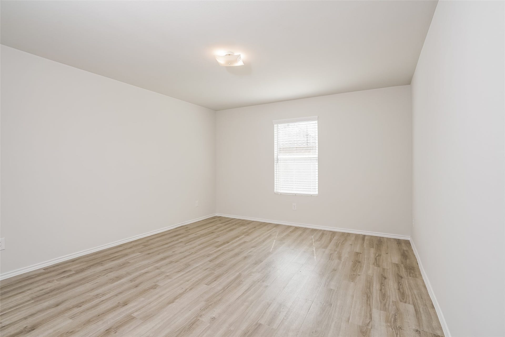 4915 Sweet Chestnut Lane, Spring, TX 77373 Photos may be representative of the floor plan and not the exact home. Finishes, layout, and features of the actual property for lease may vary.