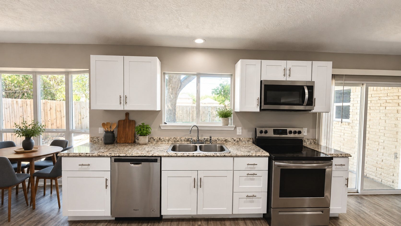 4126 Worrell Drive, Houston, TX 77045 *VIRTUALLY STAGED*