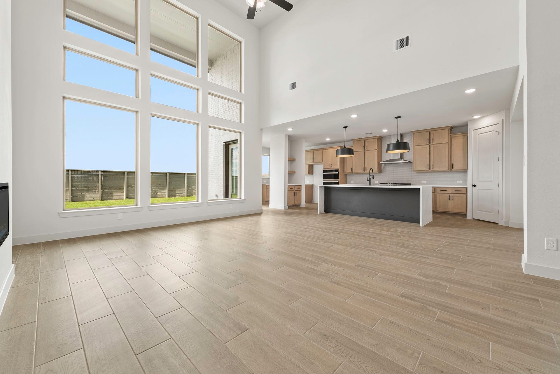 1028 Palm Canyon Lane, Katy, TX 77493 Representative image; features, selections, and colors may vary.