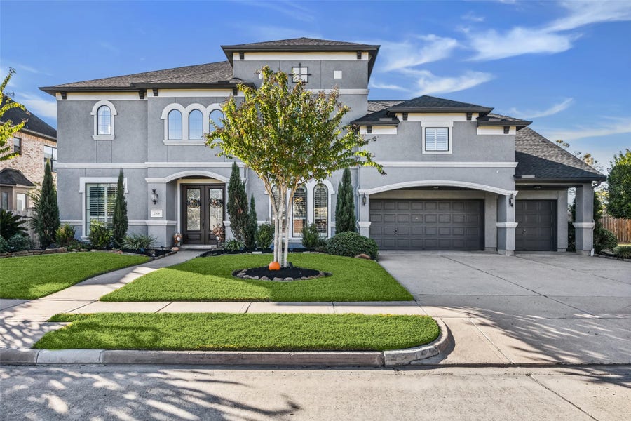 Property photo for 2504 Baywater Canyon Drive, Pearland, TX