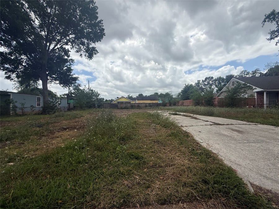 Property photo for 311 Rustic Drive, Pasadena, TX