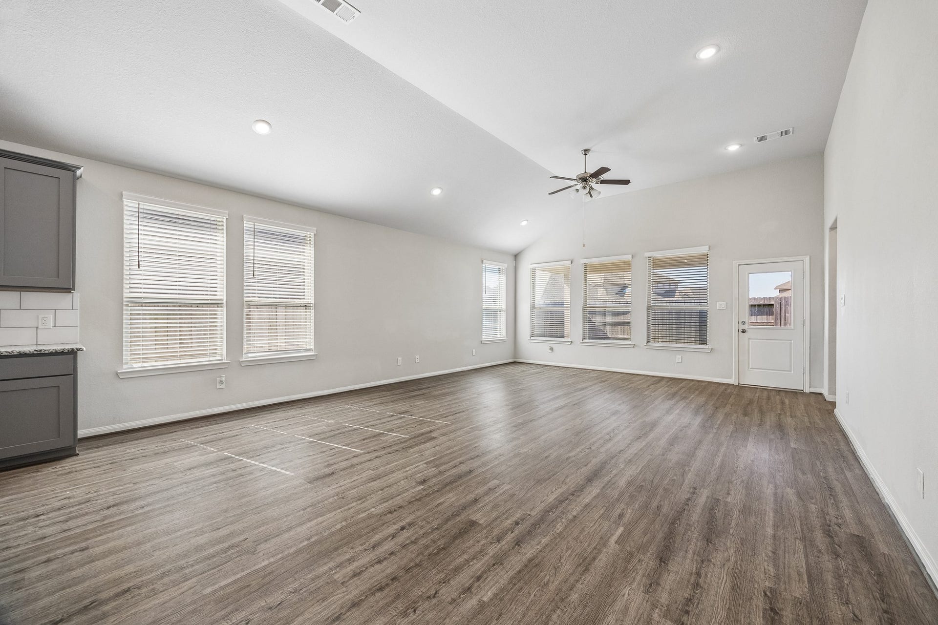 1625 Darwin Cedar Drive, Iowa Colony, TX 77583