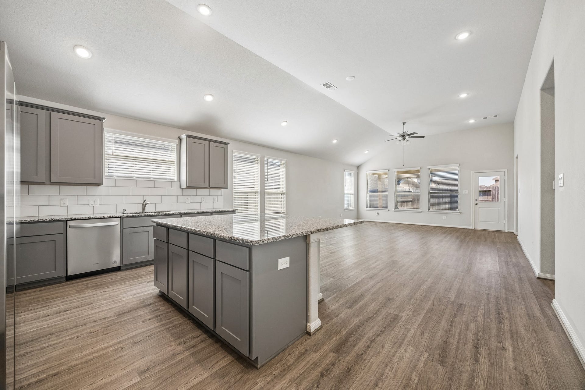 1625 Darwin Cedar Drive, Iowa Colony, TX 77583