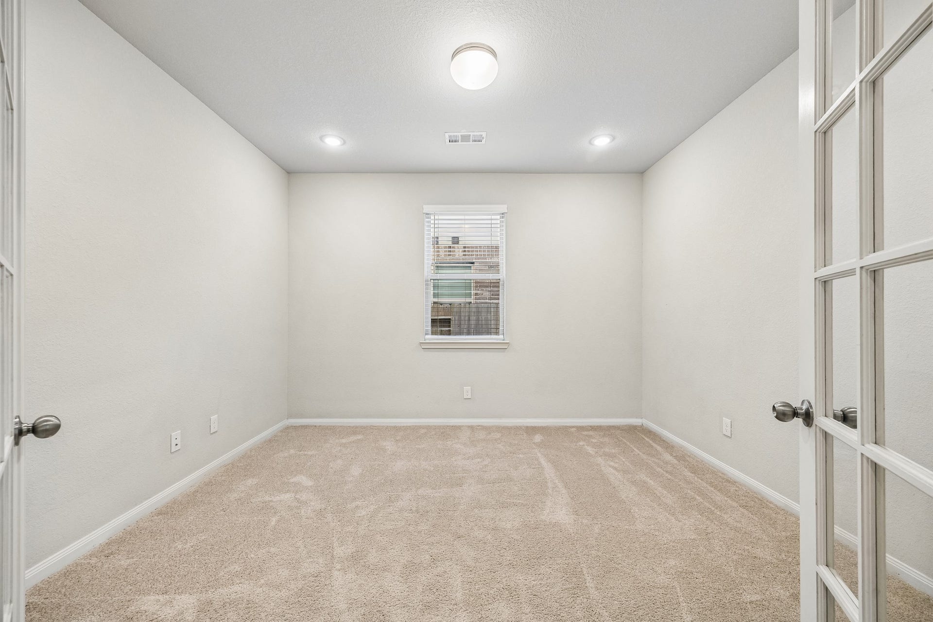 1625 Darwin Cedar Drive, Iowa Colony, TX 77583