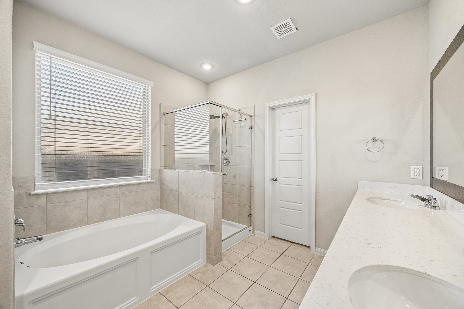1625 Darwin Cedar Drive, Iowa Colony, TX 77583