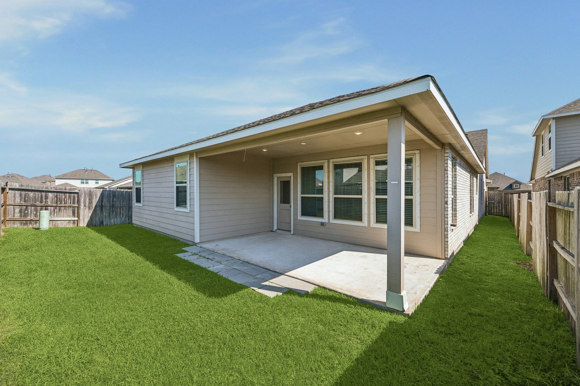 1625 Darwin Cedar Drive, Iowa Colony, TX 77583