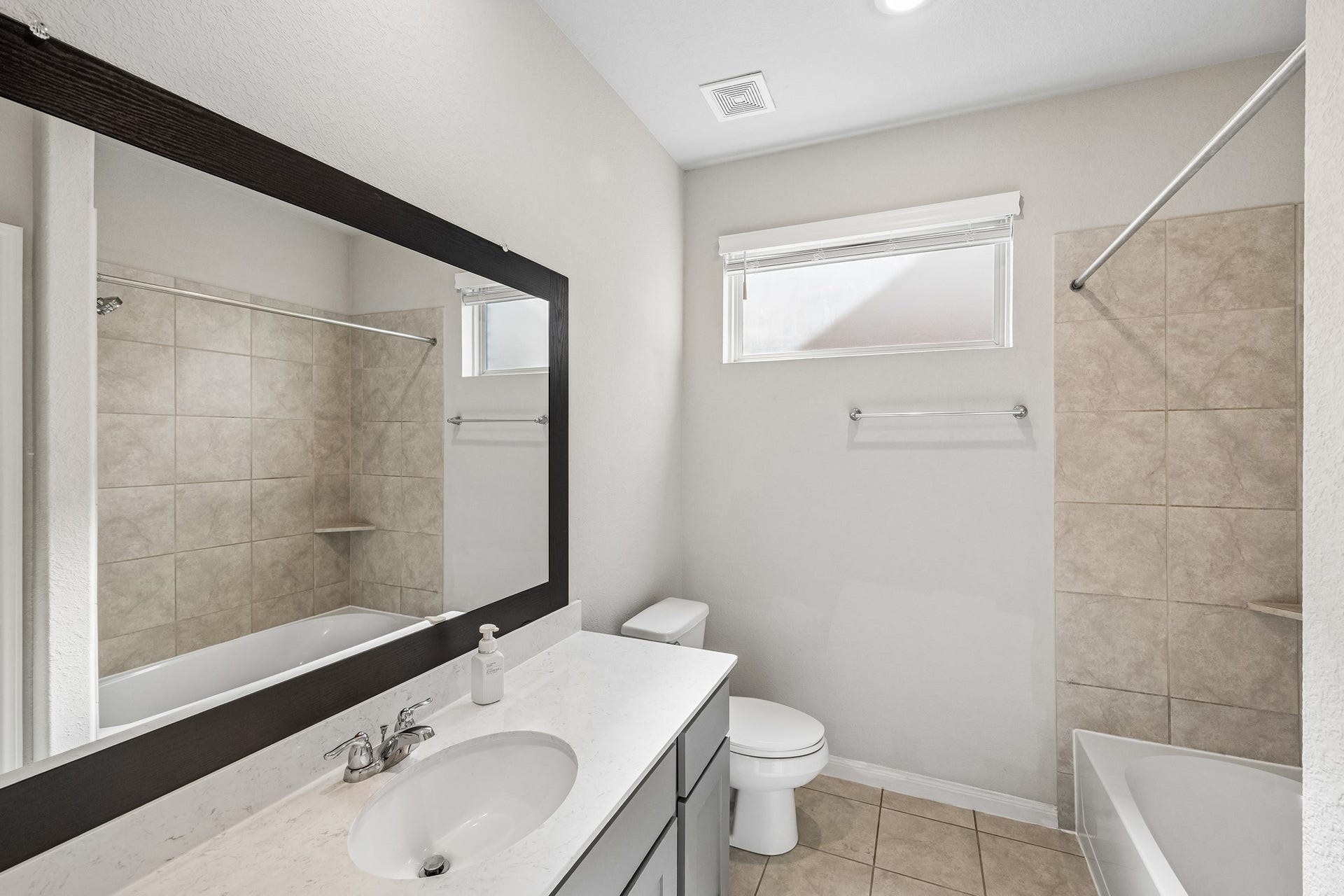 1625 Darwin Cedar Drive, Iowa Colony, TX 77583