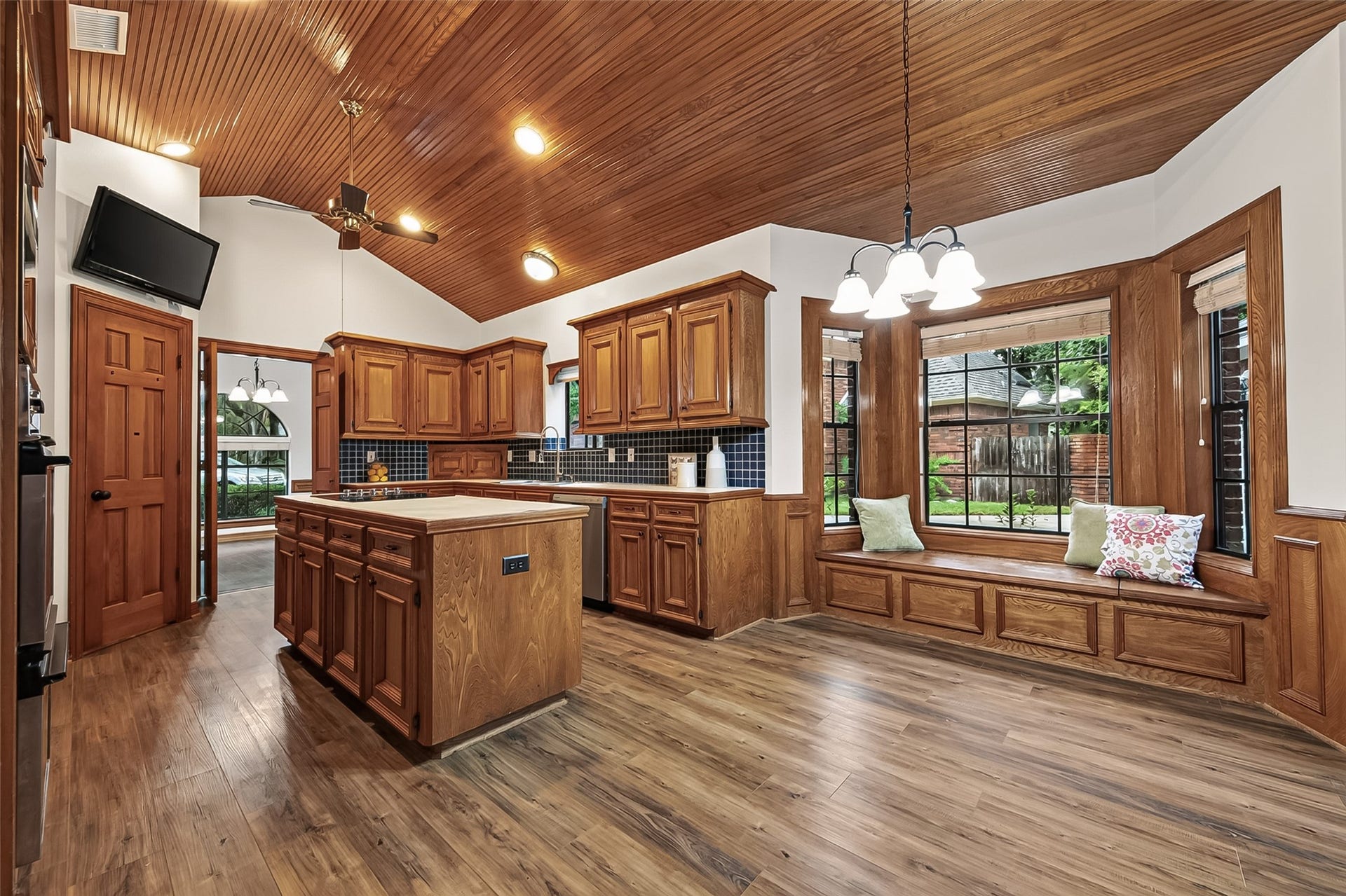 1410 Briar Green Court, Richmond, TX 77406 The Breakfast Room has a cozy bench seat window as an added plus!