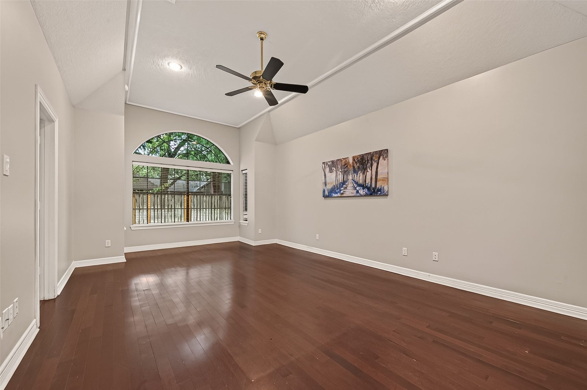 1410 Briar Green Court, Richmond, TX 77406 Huge Primary Bedroom with high ceilings!