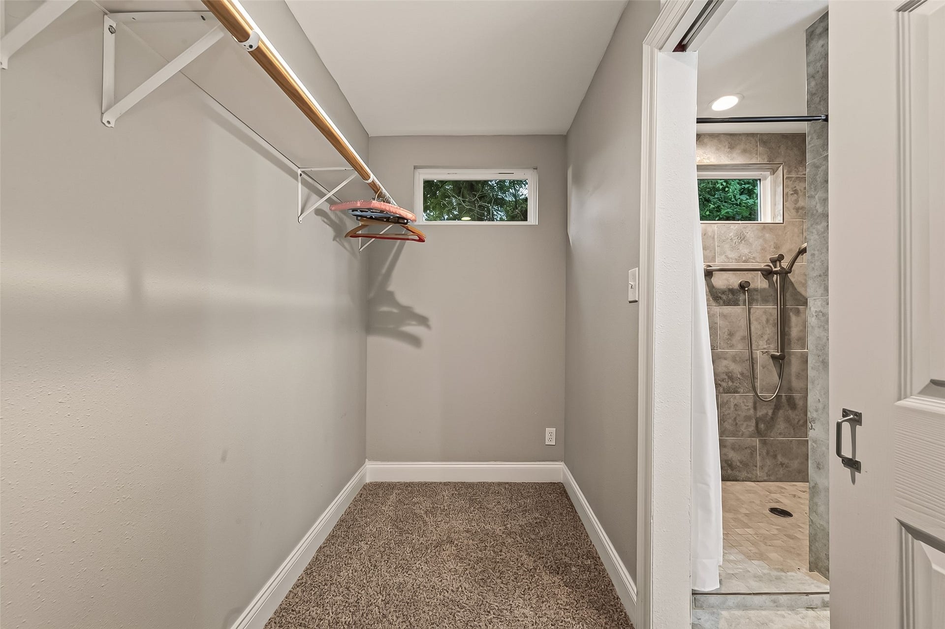 1410 Briar Green Court, Richmond, TX 77406 Large walk-in closet in the Guest Qtrs