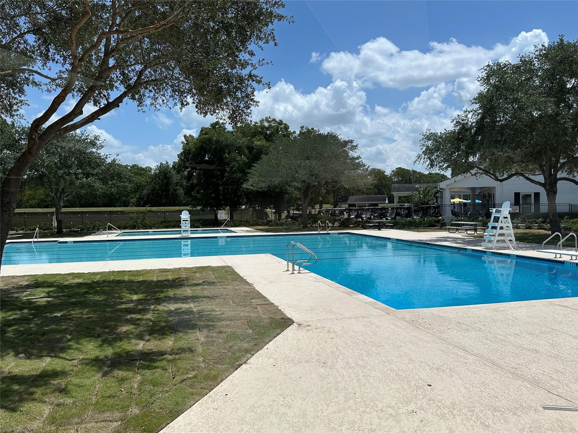 1410 Briar Green Court, Richmond, TX 77406 Large Community Swimming Pool!
