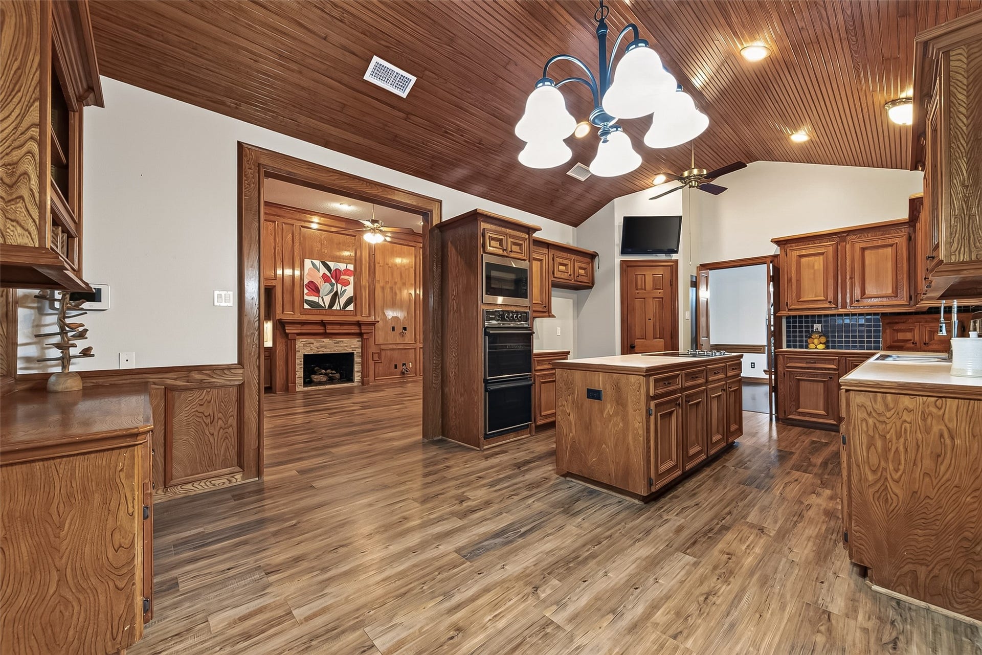 1410 Briar Green Court, Richmond, TX 77406 Large Island Kitchen with high ceilings!