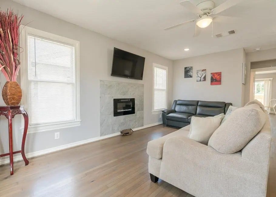 1408 Bowie Drive, Galveston, TX 77551 Living room, furniture stage for family gathering