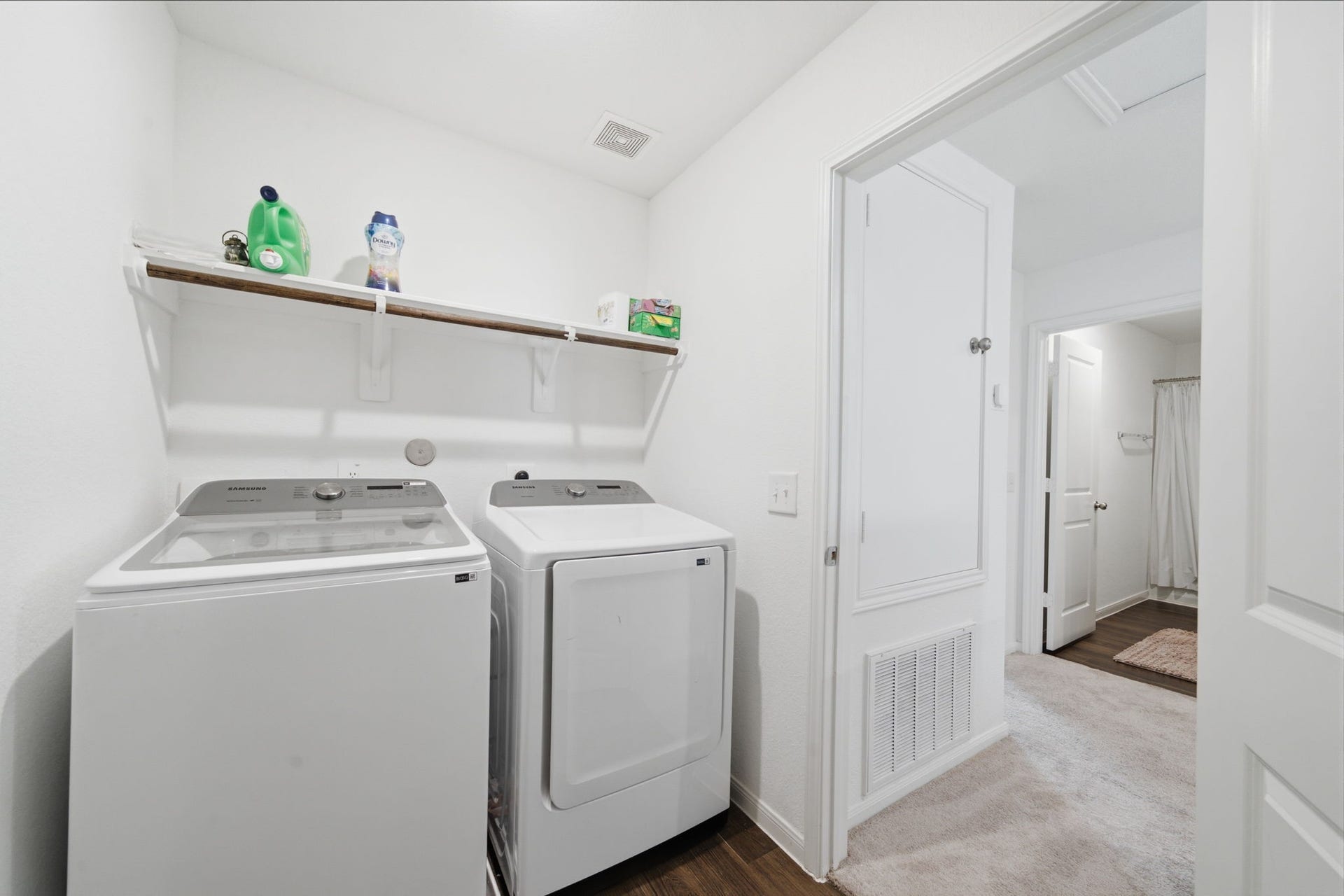 Laundry room located on the 2nd floor.