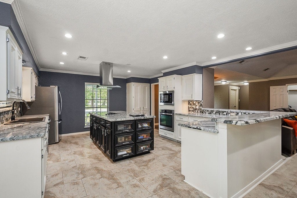 3838 Hansen Drive, Dickinson, TX 77539 3838 Hansen Drive, Dickinson, TX 77539