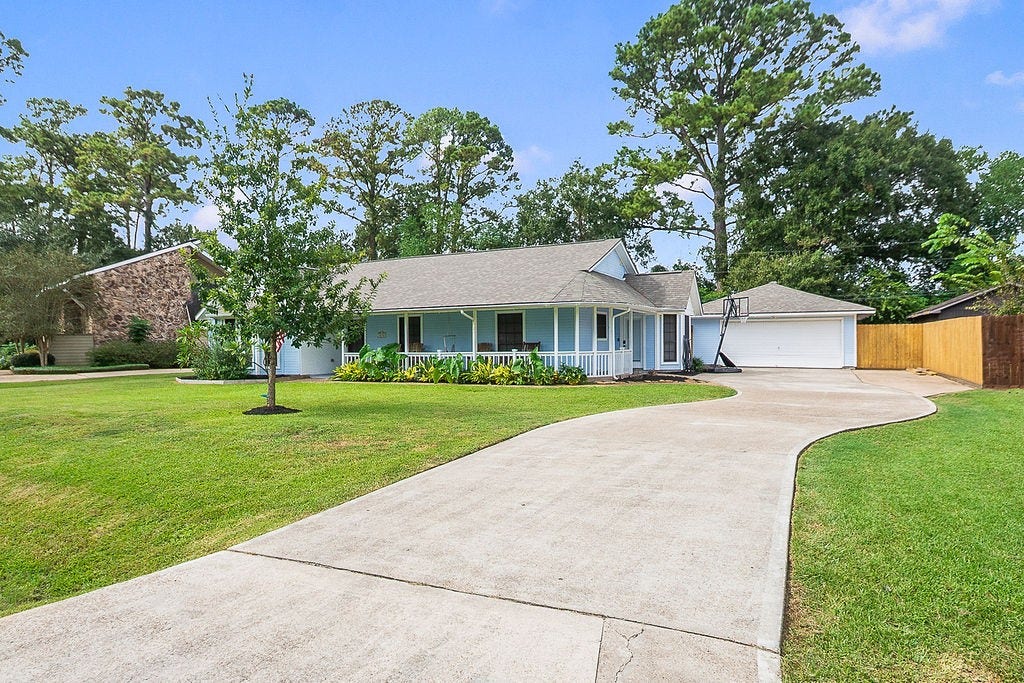 3838 Hansen Drive, Dickinson, TX 77539 3838 Hansen Drive, Dickinson, TX 77539
