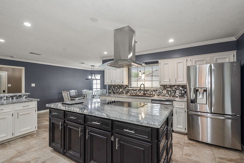 3838 Hansen Drive, Dickinson, TX 77539 3838 Hansen Drive, Dickinson, TX 77539