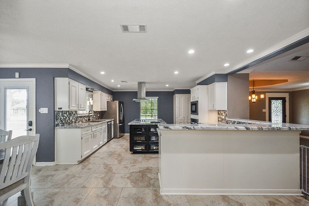 3838 Hansen Drive, Dickinson, TX 77539 3838 Hansen Drive, Dickinson, TX 77539