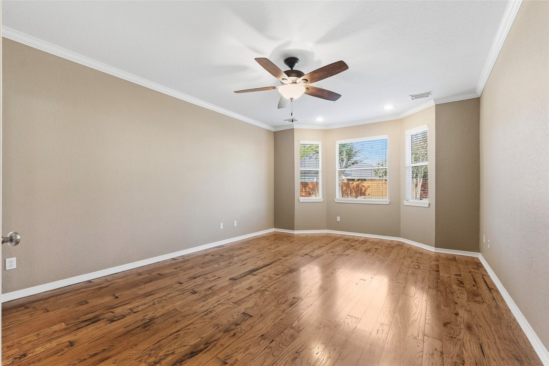 15314 Ledgewood Park Drive, Cypress, TX 77429 Primary Bedroom with bay window.