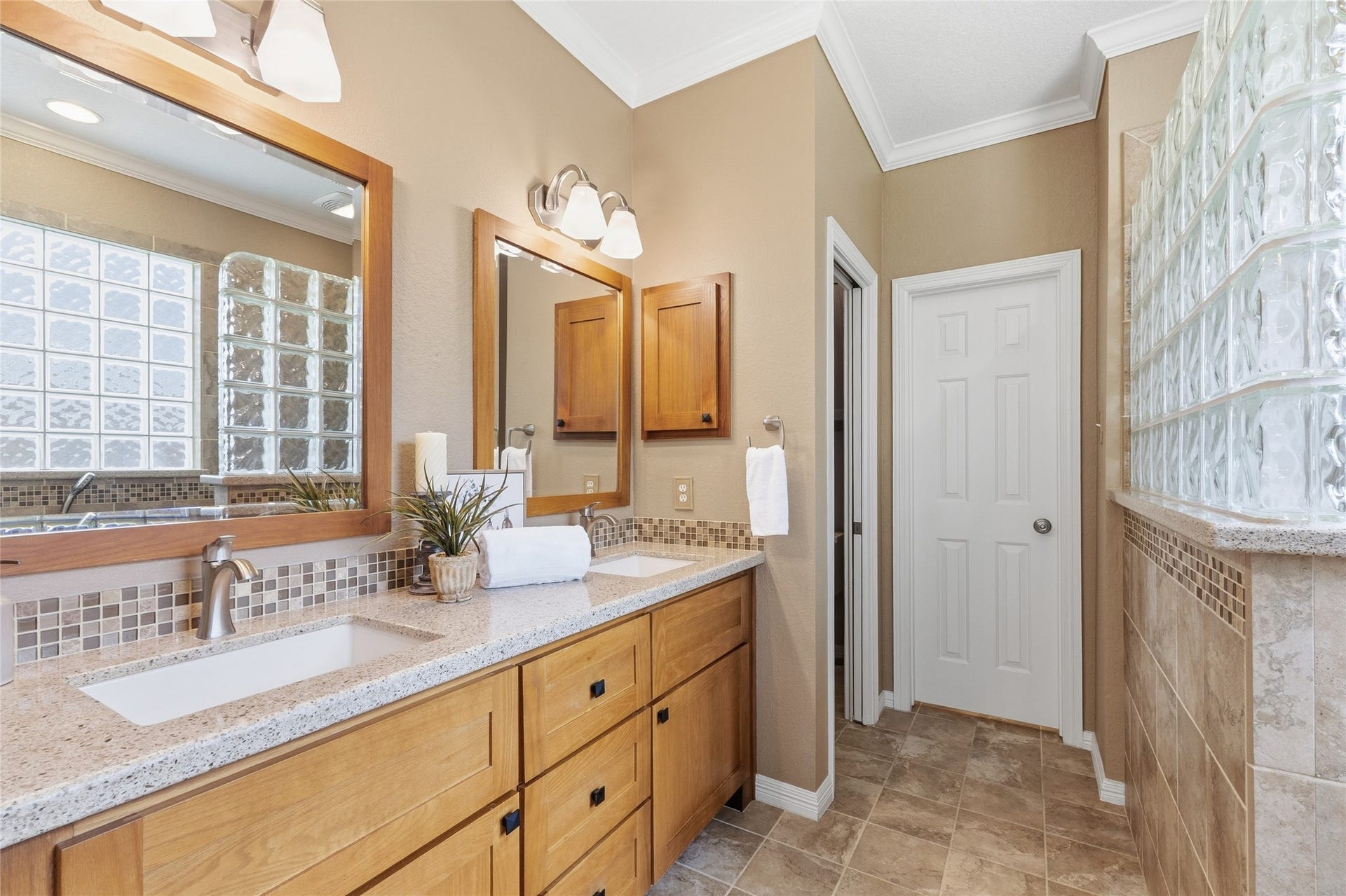15314 Ledgewood Park Drive, Cypress, TX 77429 Beautifully updated Primary Bath