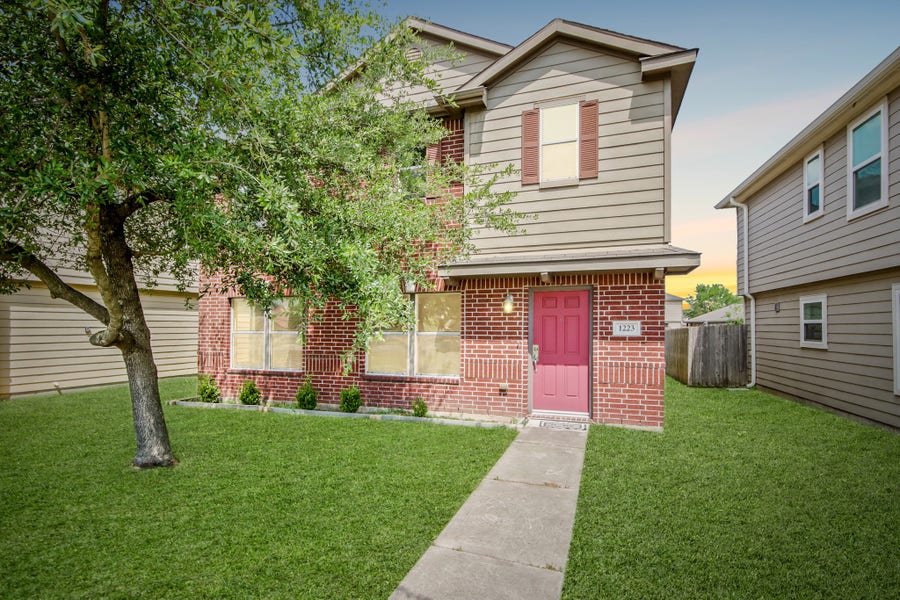 Property photo for 1223 Grassy View Drive, Houston, TX