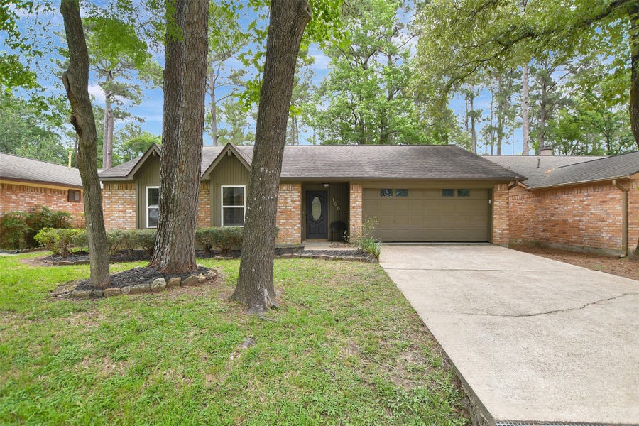 Property photo for 106 N Woodstock Circle Drive, The Woodlands, TX