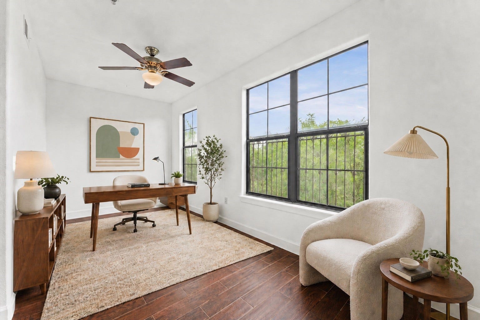 1602 Elgin Street, #10, Houston, TX 77004 Office / flex space located on the second level (same as the primary bedroom).