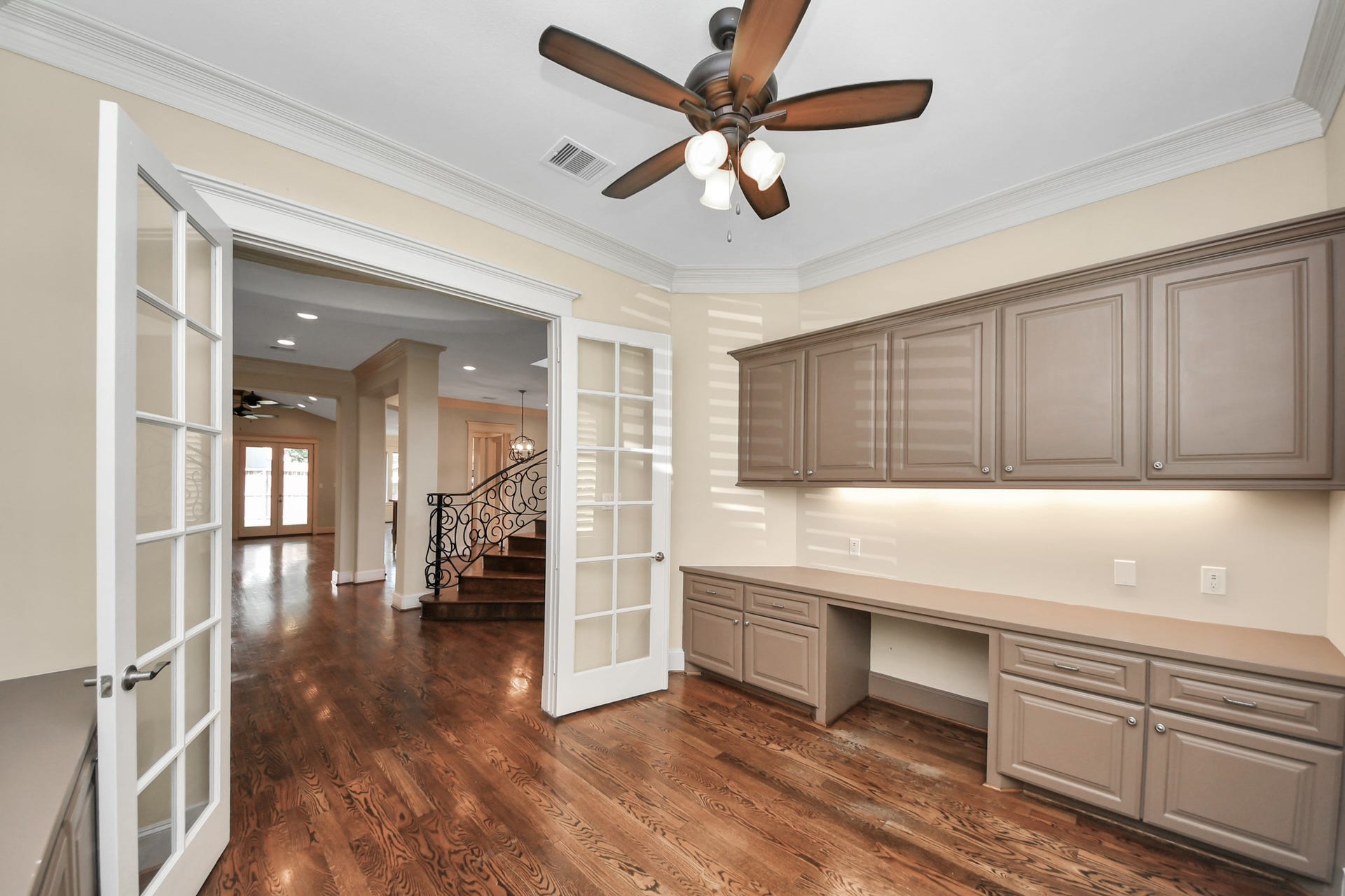9614 Chatfield Street, Houston, TX 77025 9614 Chatfield Street, Houston, TX 77025