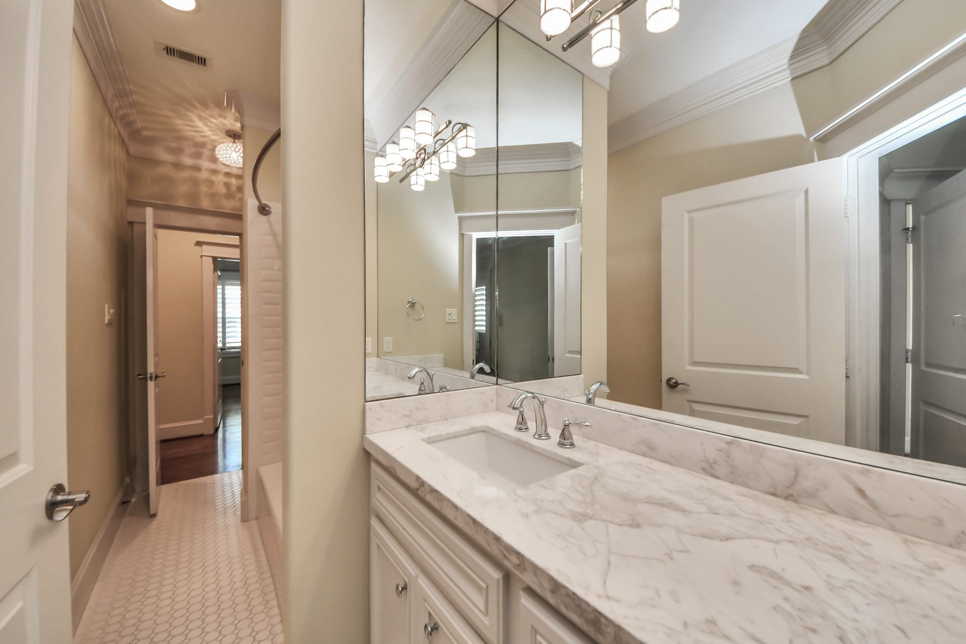 9614 Chatfield Street, Houston, TX 77025 9614 Chatfield Street, Houston, TX 77025