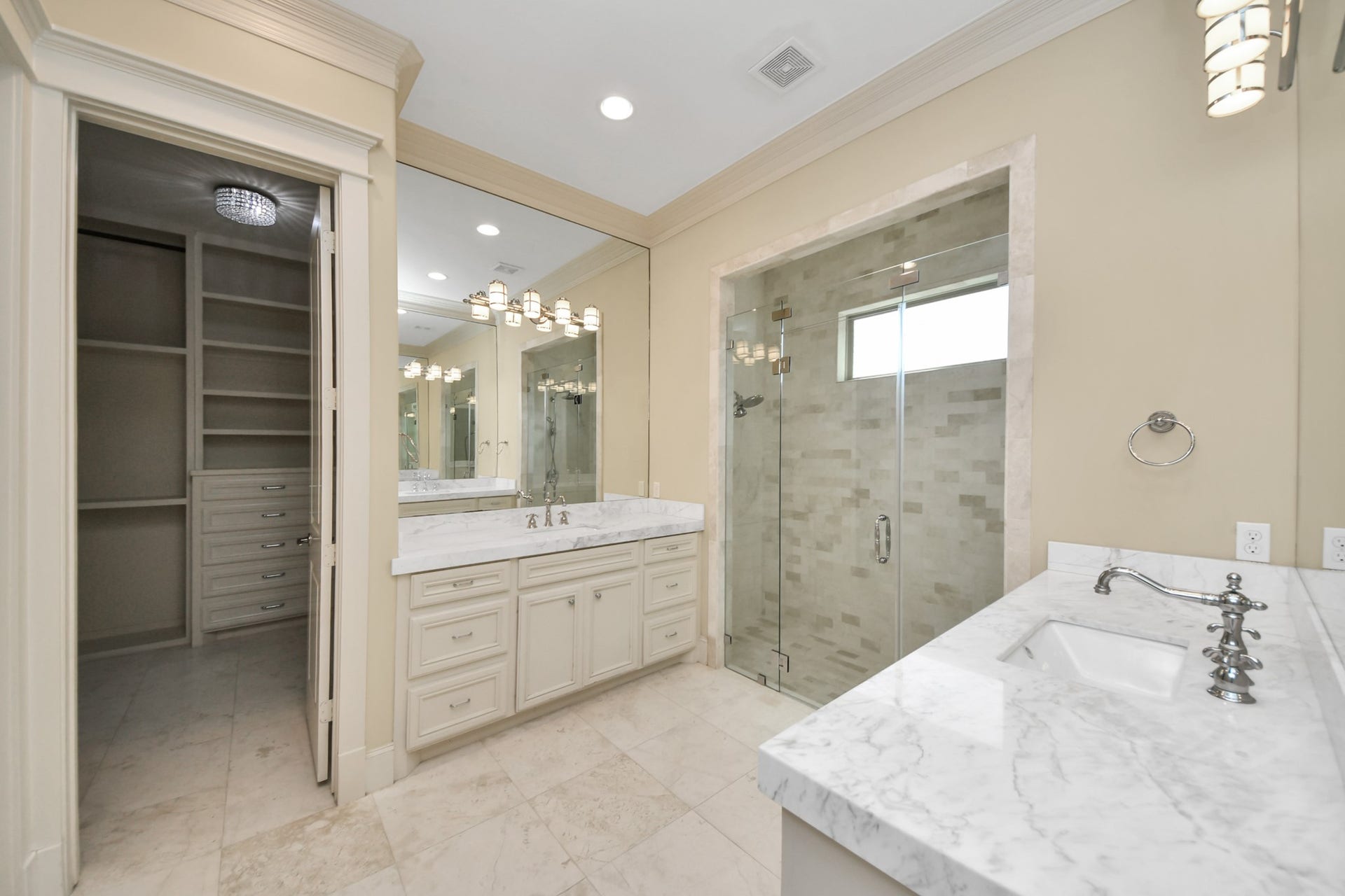 9614 Chatfield Street, Houston, TX 77025 9614 Chatfield Street, Houston, TX 77025