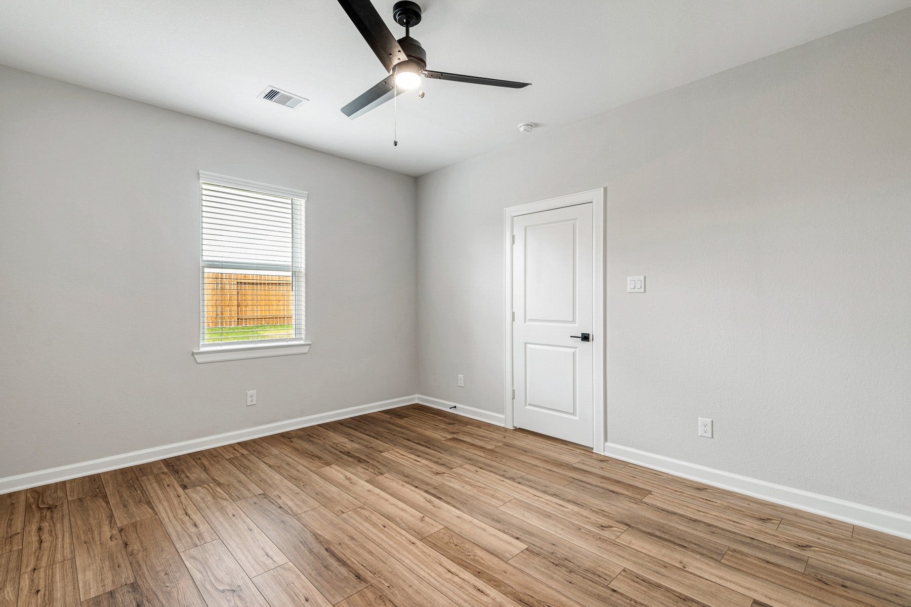 15650 Honey Cove Drive, Conroe, TX 77303 15650 Honey Cove Drive, Conroe, TX 77303