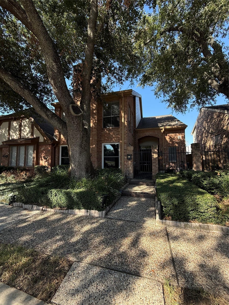Property photo for 10005 Kemp Forest Drive, Houston, TX