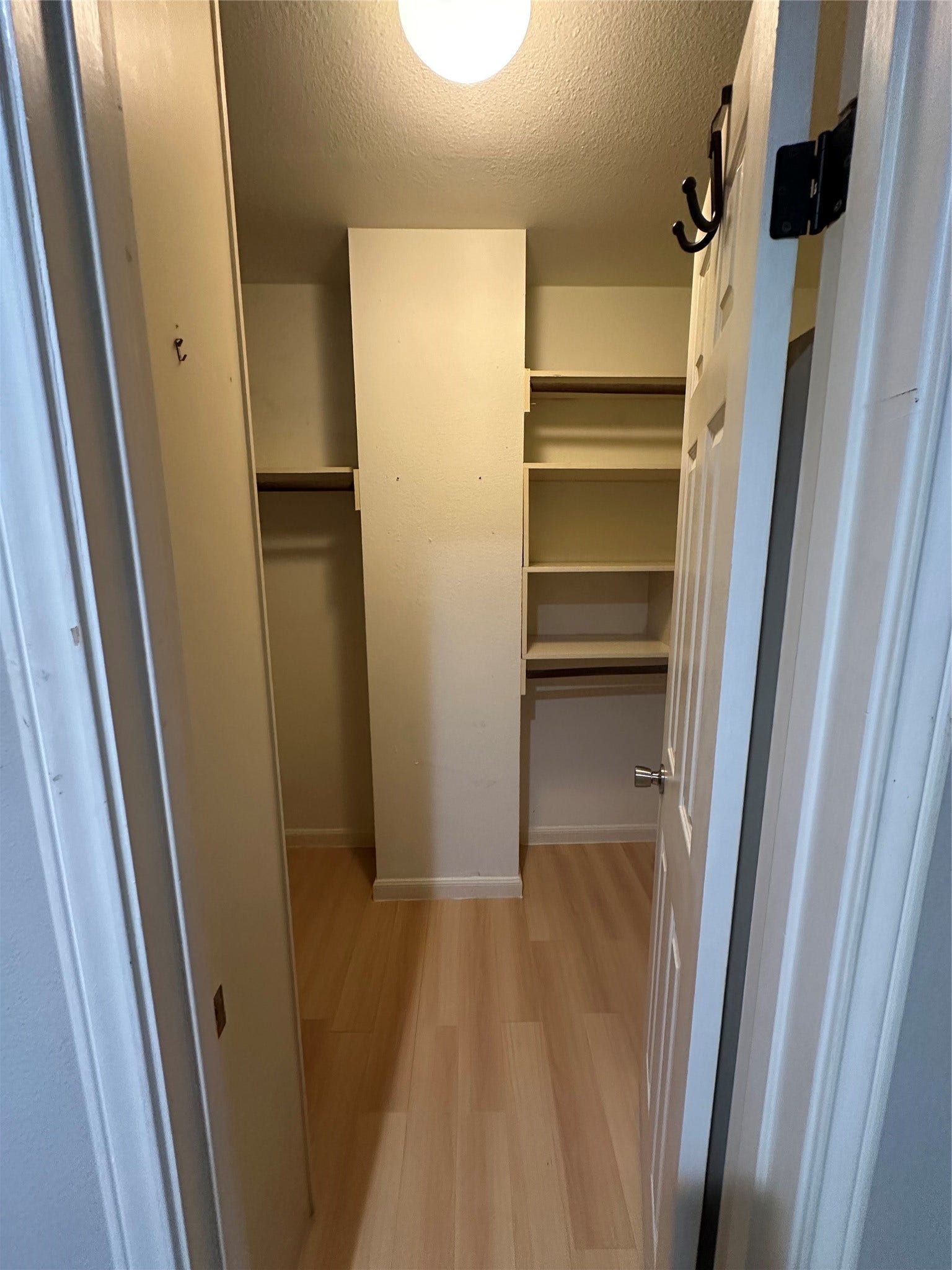 10005 Kemp Forest Drive, Houston, TX 77080 10005 Kemp Forest Drive, Houston, TX 77080