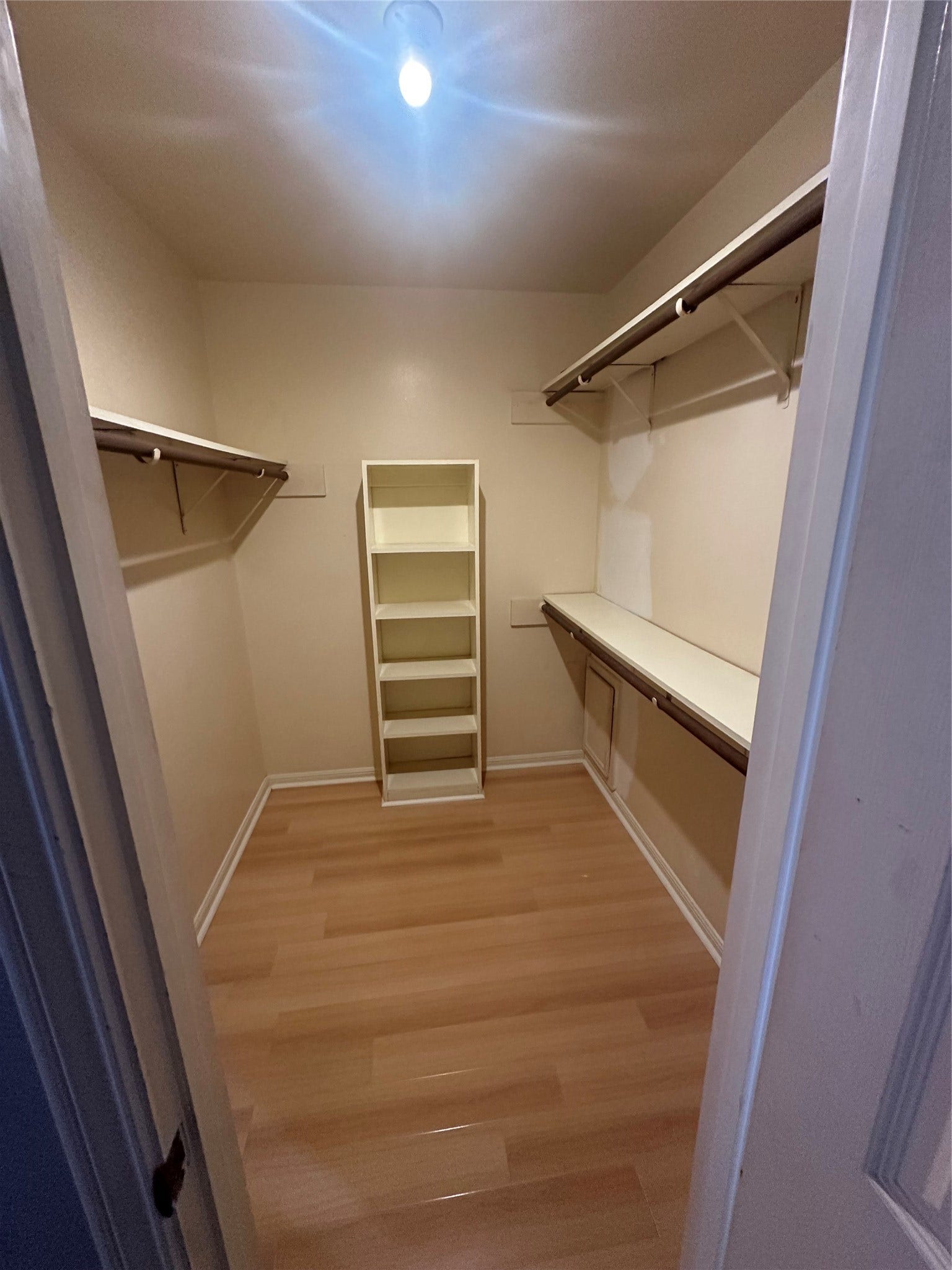 10005 Kemp Forest Drive, Houston, TX 77080 10005 Kemp Forest Drive, Houston, TX 77080