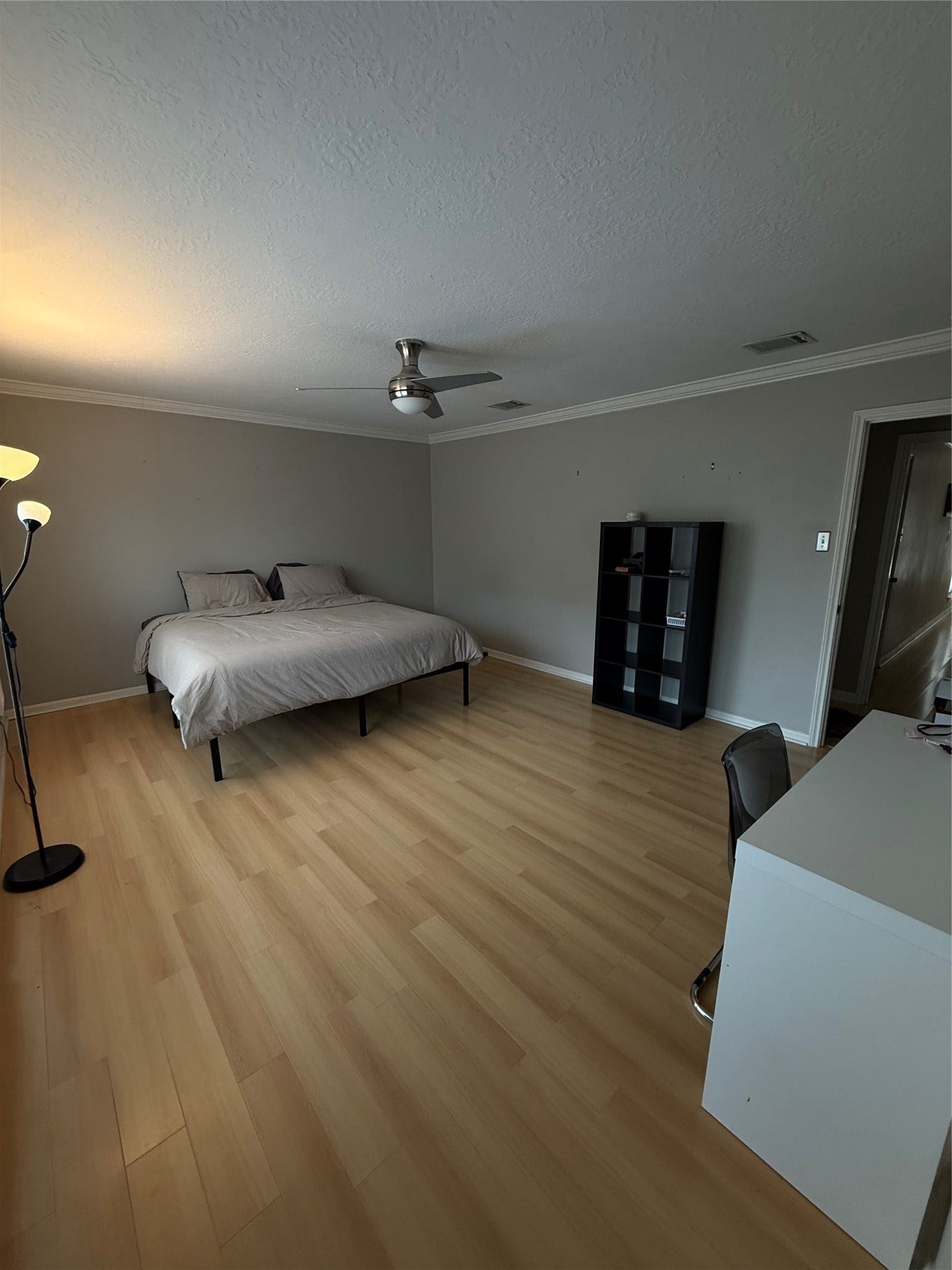 10005 Kemp Forest Drive, Houston, TX 77080 10005 Kemp Forest Drive, Houston, TX 77080