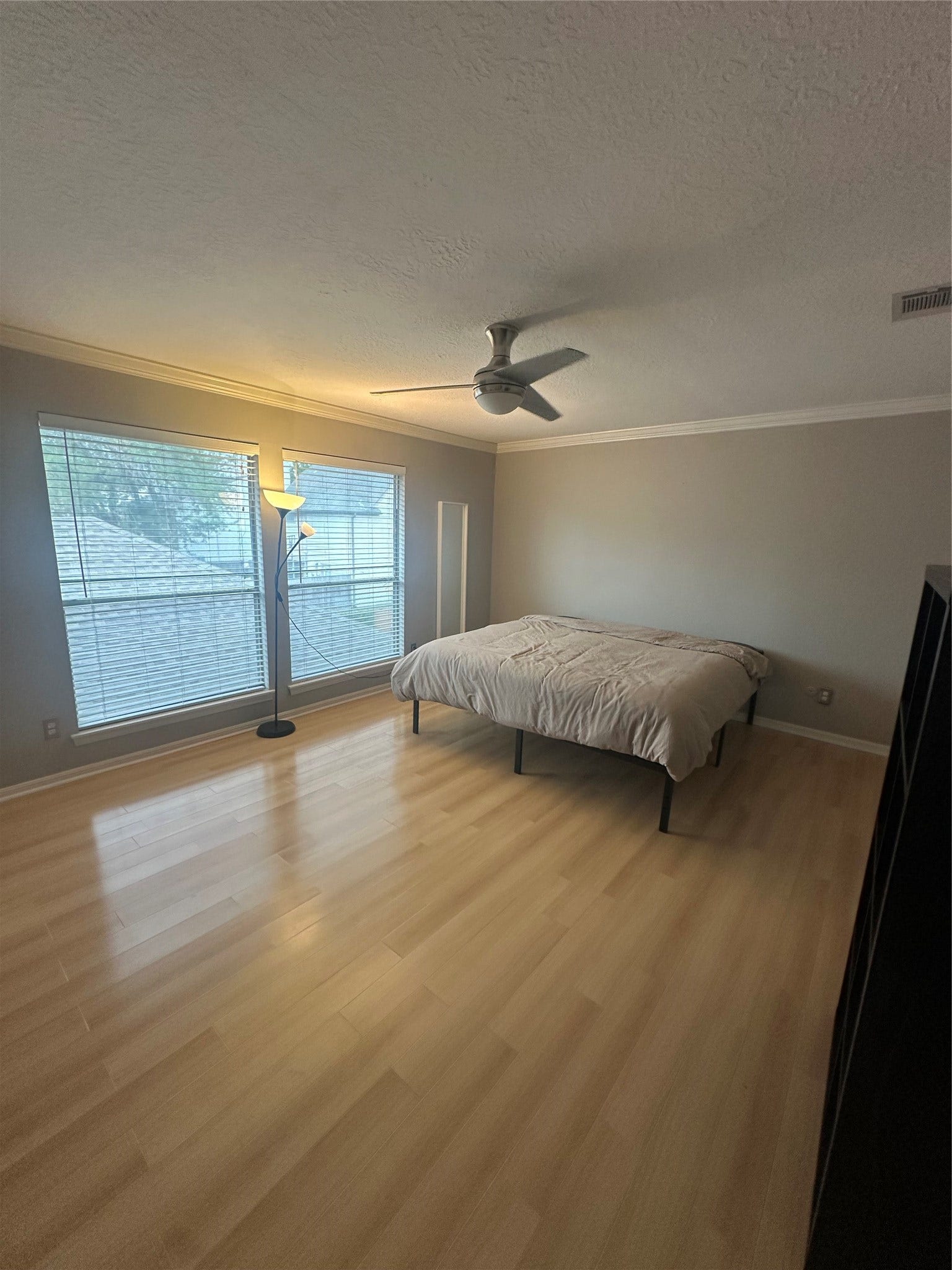 10005 Kemp Forest Drive, Houston, TX 77080 10005 Kemp Forest Drive, Houston, TX 77080