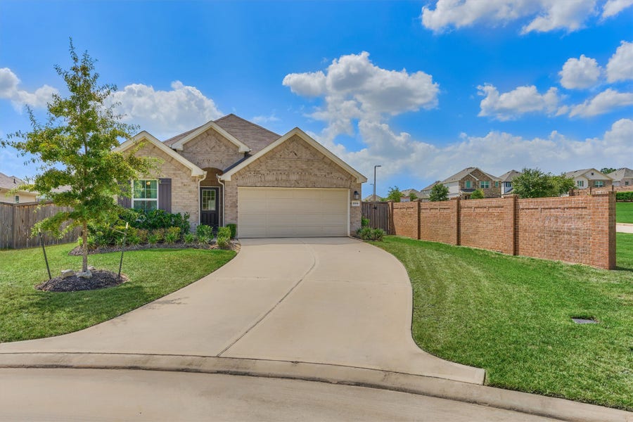 Property photo for 10004 Bigfoot Wallace Drive, Montgomery, TX
