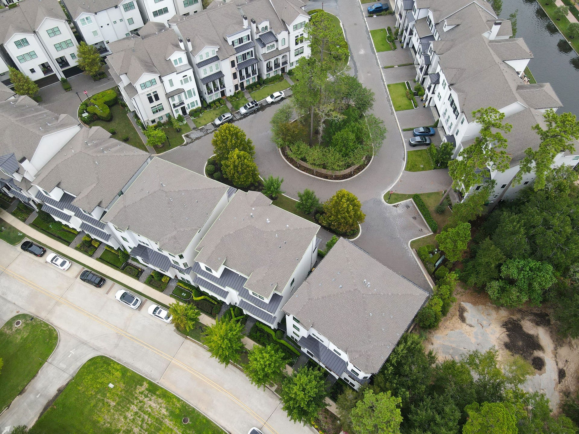 2400 High Timbers Drive, Spring, TX 77380 2400 High Timbers Drive, Spring, TX 77380