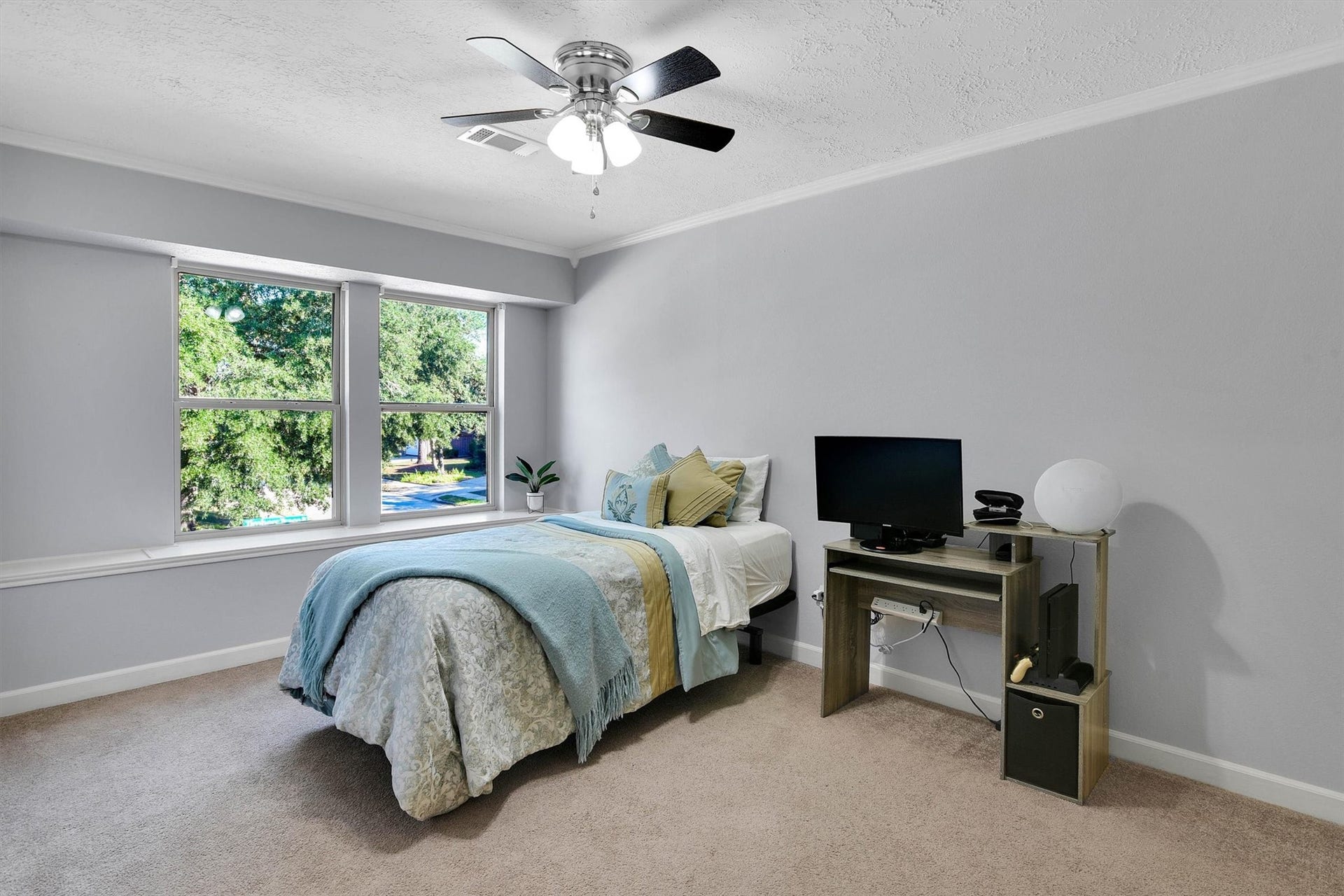 18703 Timbers Trace Drive, Humble, TX 77346 Bedroom #3 with window bench.