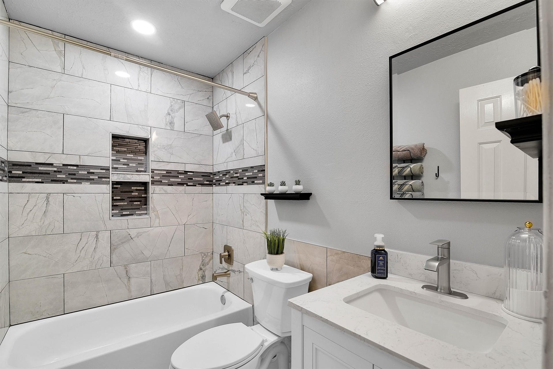 18703 Timbers Trace Drive, Humble, TX 77346 Full bath upstairs with upgraded shower and sink.
