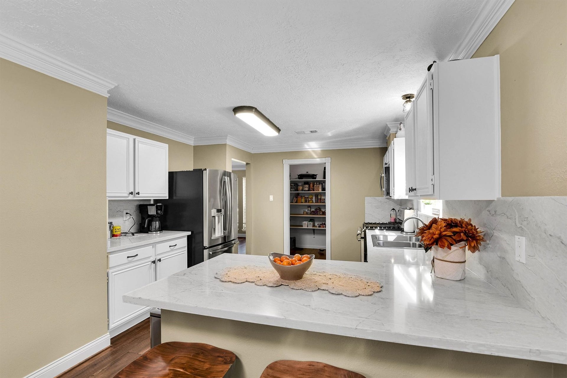 18703 Timbers Trace Drive, Humble, TX 77346 Extra storage cabinets and espresso bar.