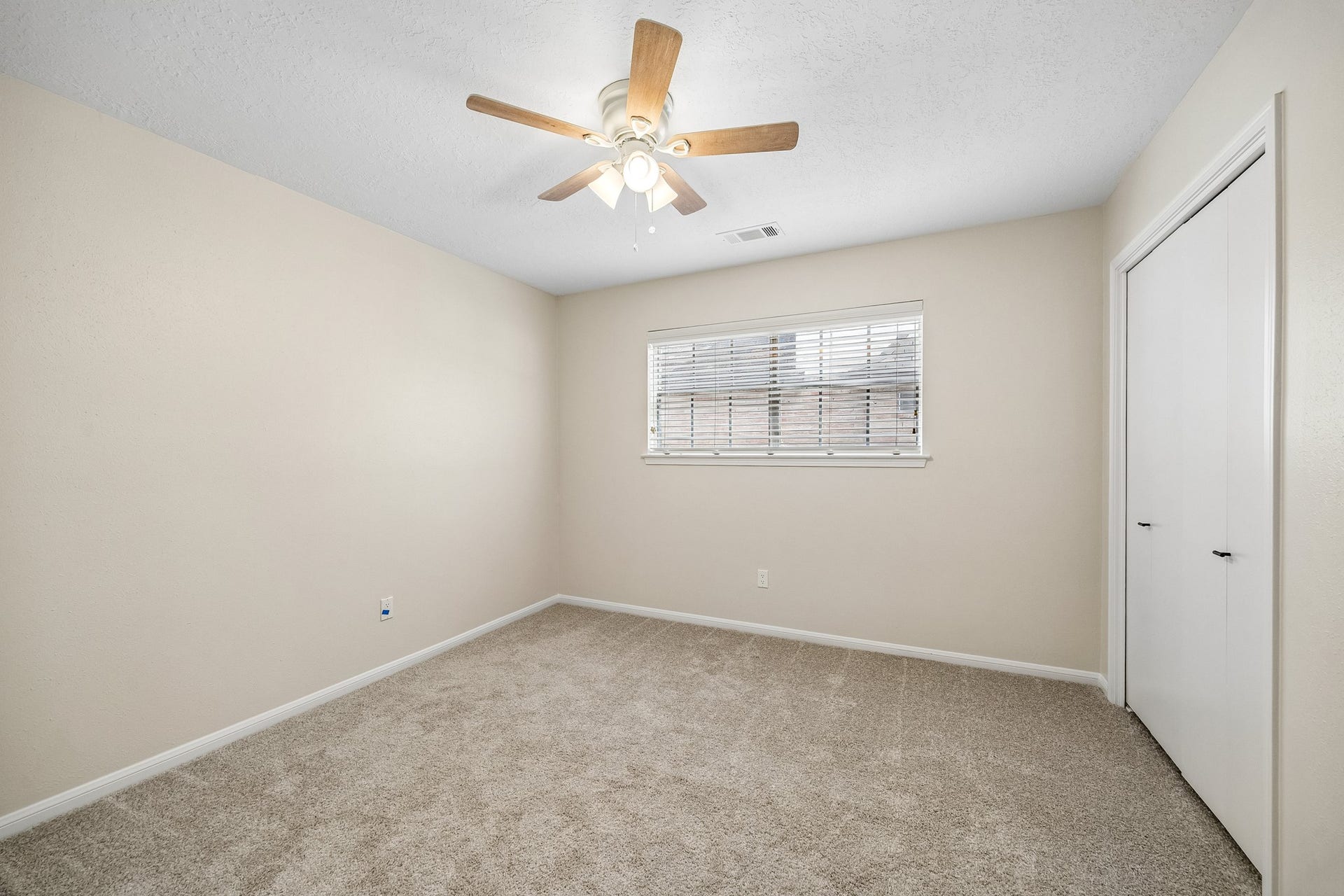 3427 Tree Lane, Kingwood, TX 77339 3427 Tree Lane, Kingwood, TX 77339