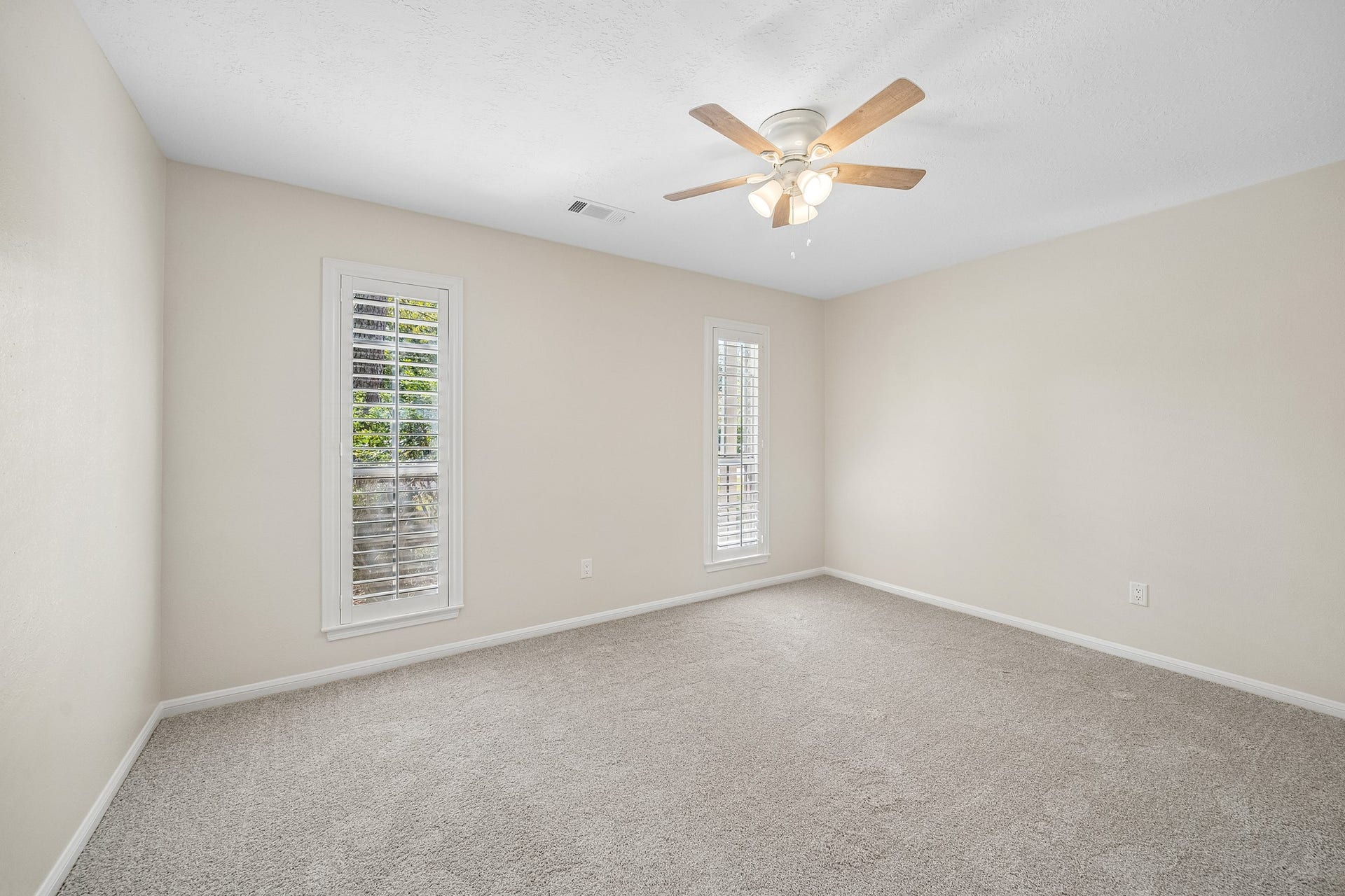 3427 Tree Lane, Kingwood, TX 77339 3427 Tree Lane, Kingwood, TX 77339