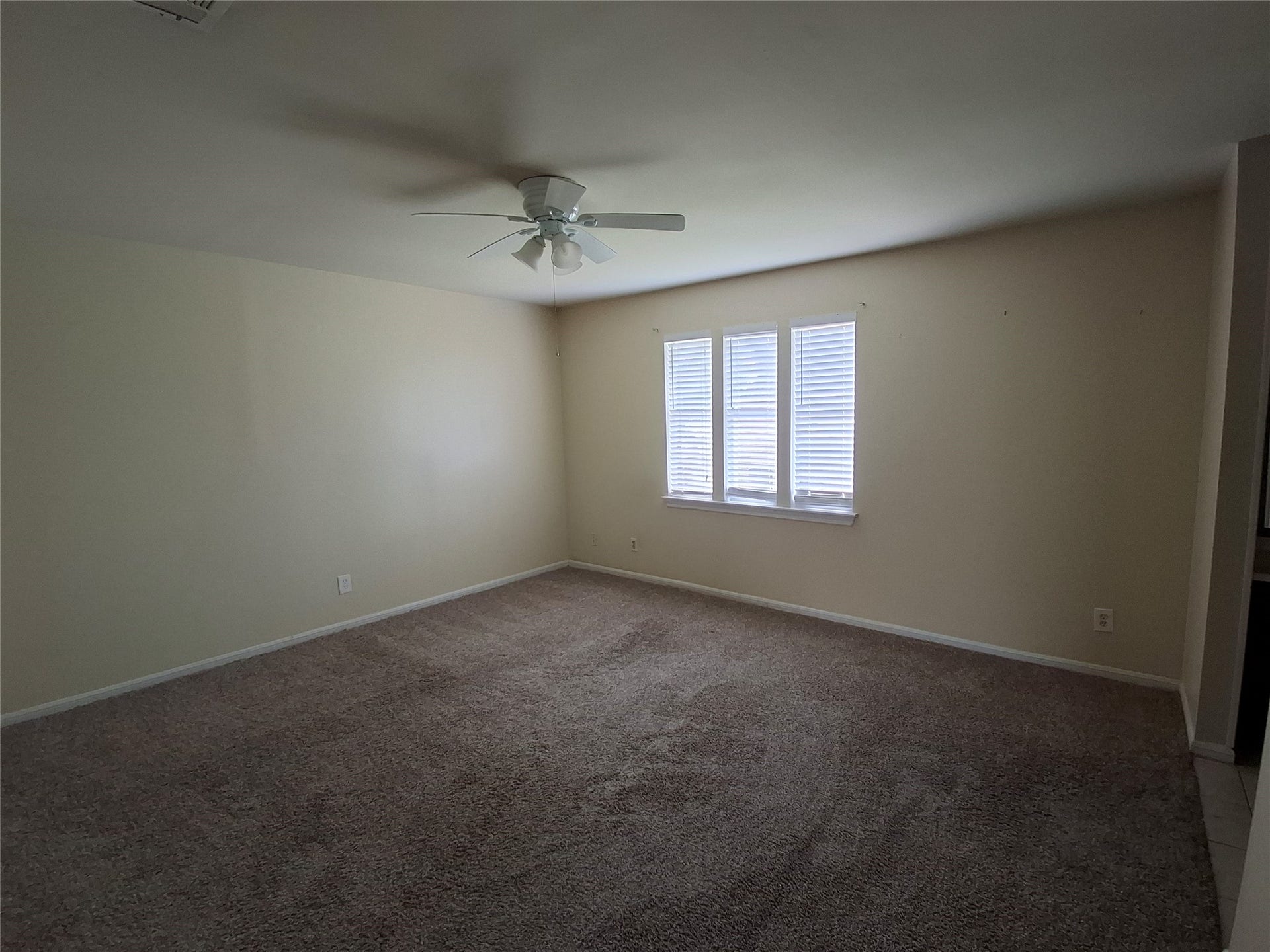 2917 Nottingham Lane, Missouri City, TX 77459 Master bedroom.