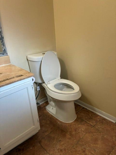 2917 Nottingham Lane, Missouri City, TX 77459 Half bathroom in the first floor.