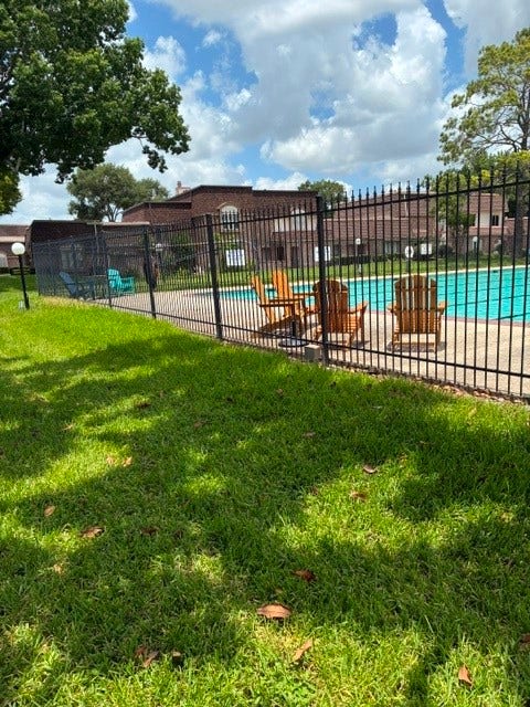 2917 Nottingham Lane, Missouri City, TX 77459 View of the beautiful pool.
