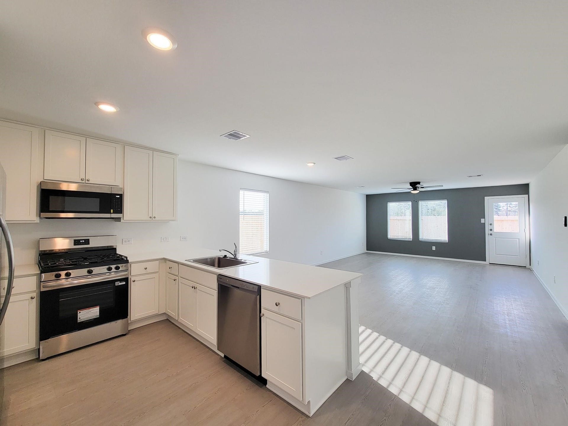 15671 PLUM BROOK DRIVE, Conroe, TX 77303 15671 PLUM BROOK DRIVE, Conroe, TX 77303