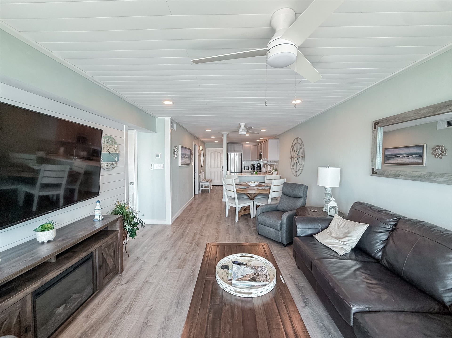 7310 Seawall Boulevard, #806, Galveston, TX 77551 7310 Seawall Boulevard, #806, Galveston, TX 77551